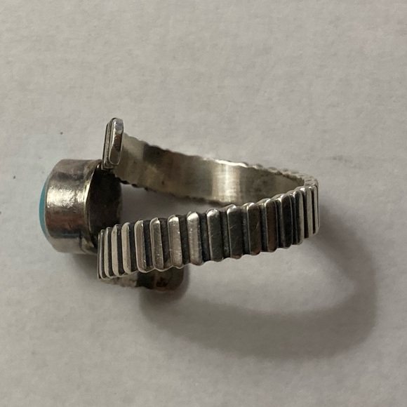 HOB Mexico Sterling Silver and Turquoise Ring - Picture 5 of 8